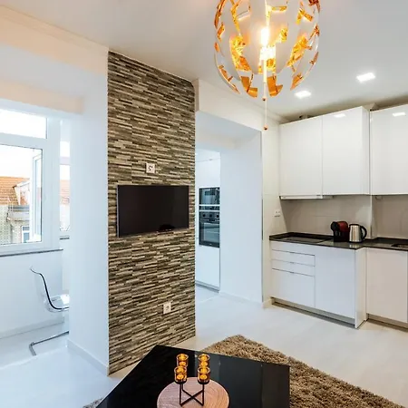 Great New Flat Close To Alameda