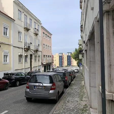 Great New Flat Close To Alameda