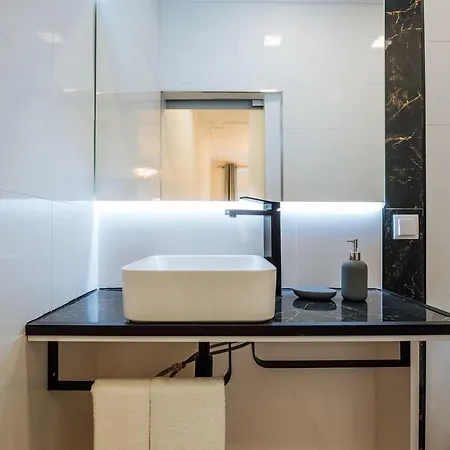 Great New Flat Close To Alameda Apartment *
